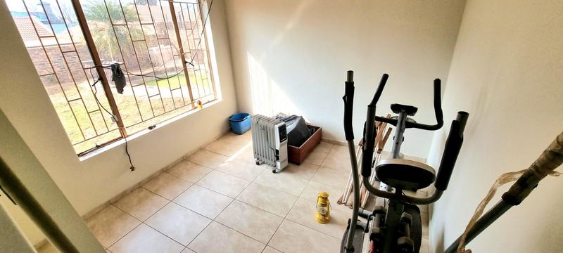3 Bedroom Property for Sale in Rooihuiskraal North Gauteng