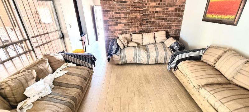 3 Bedroom Property for Sale in Rooihuiskraal North Gauteng