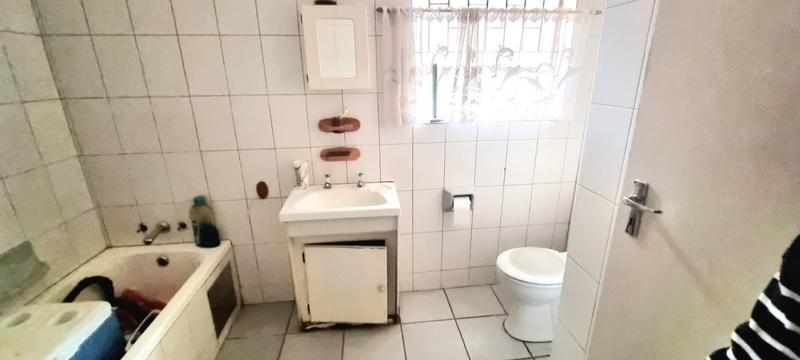 3 Bedroom Property for Sale in Rooihuiskraal North Gauteng