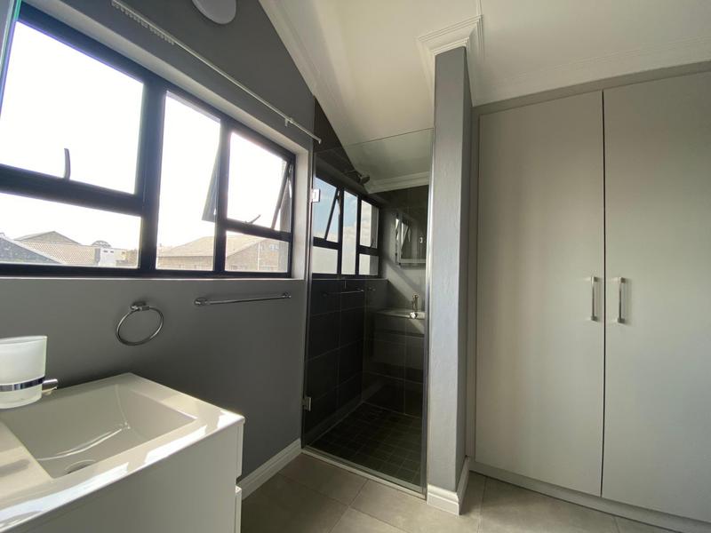 To Let 3 Bedroom Property for Rent in Glen Austin Gauteng