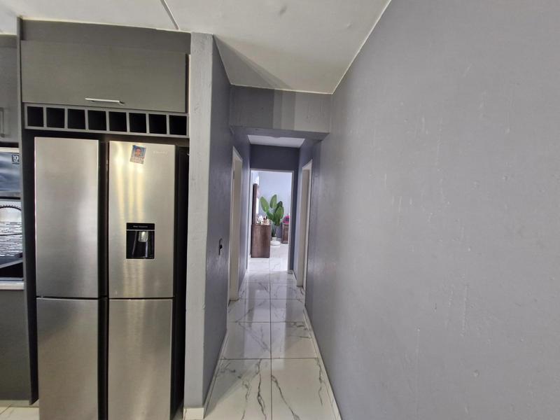 2 Bedroom Property for Sale in Gosforth Park Gauteng