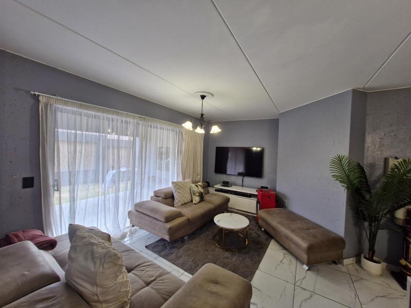 2 Bedroom Property for Sale in Gosforth Park Gauteng