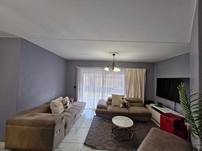 2 Bedroom Property for Sale in Gosforth Park Gauteng