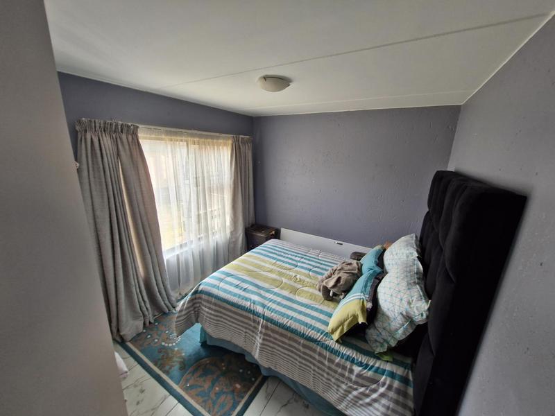 2 Bedroom Property for Sale in Gosforth Park Gauteng