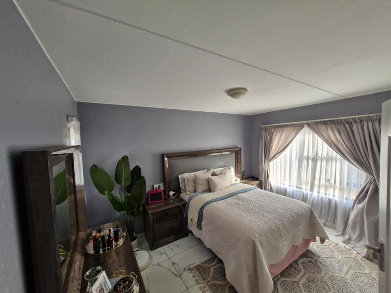 2 Bedroom Property for Sale in Gosforth Park Gauteng