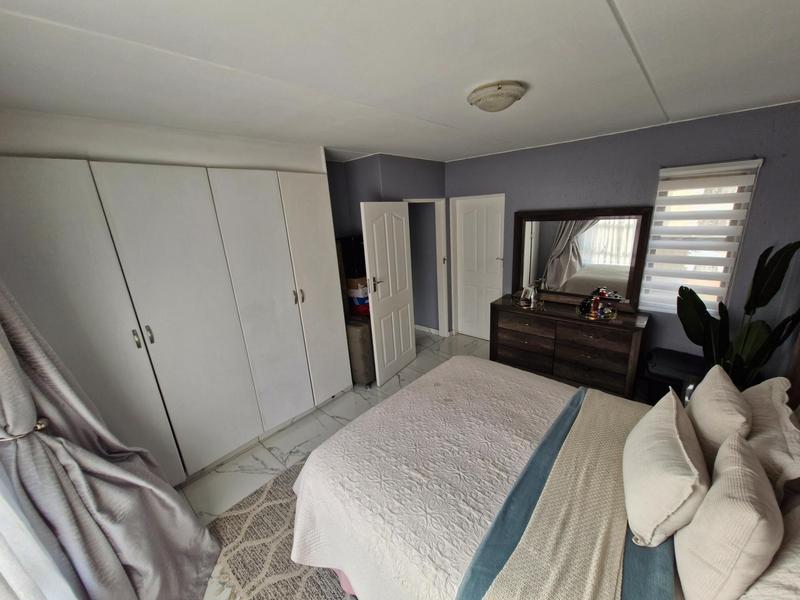 2 Bedroom Property for Sale in Gosforth Park Gauteng