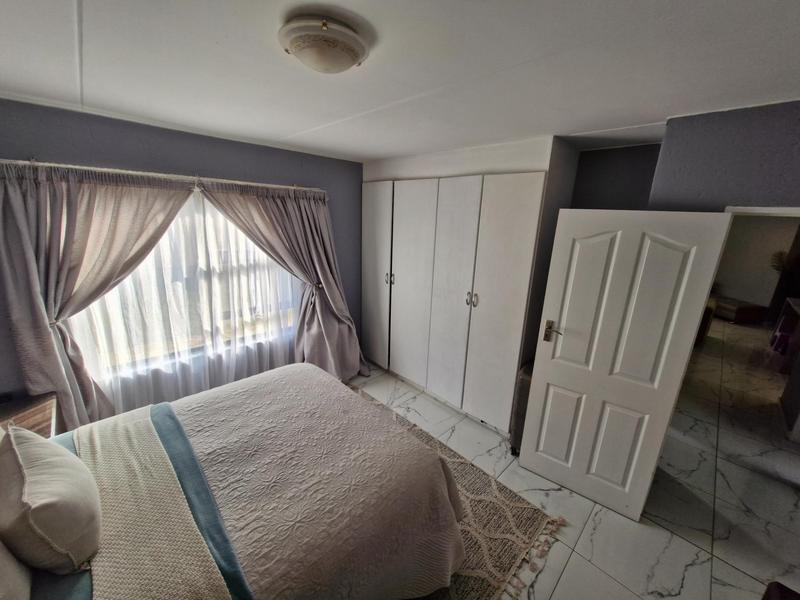 2 Bedroom Property for Sale in Gosforth Park Gauteng