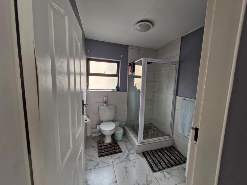 2 Bedroom Property for Sale in Gosforth Park Gauteng
