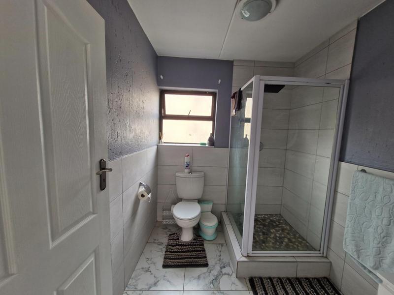 2 Bedroom Property for Sale in Gosforth Park Gauteng