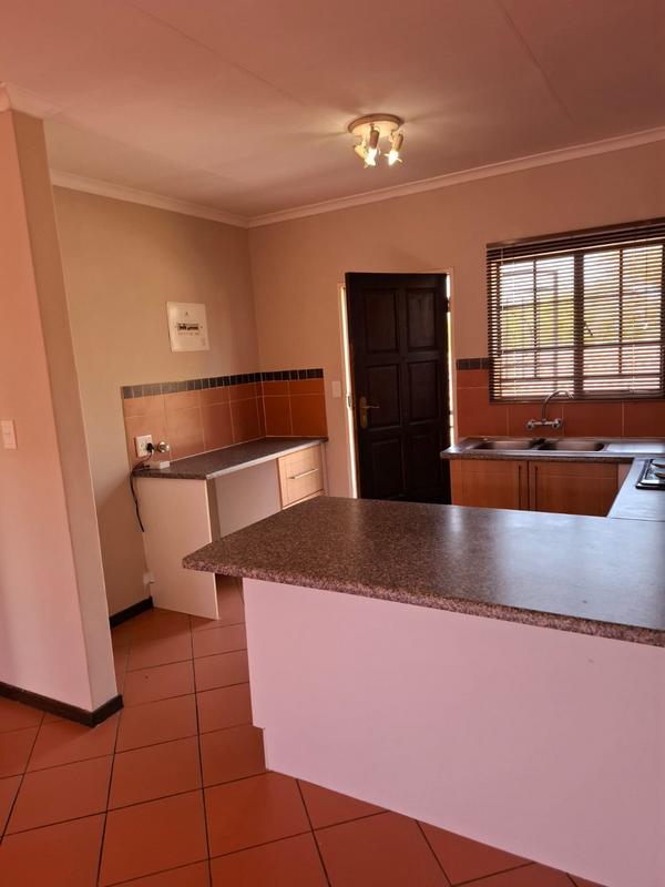 To Let 2 Bedroom Property for Rent in Mooikloof Ridge Gauteng