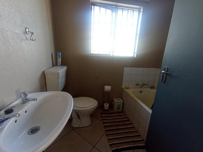 To Let 3 Bedroom Property for Rent in Ormonde Gauteng