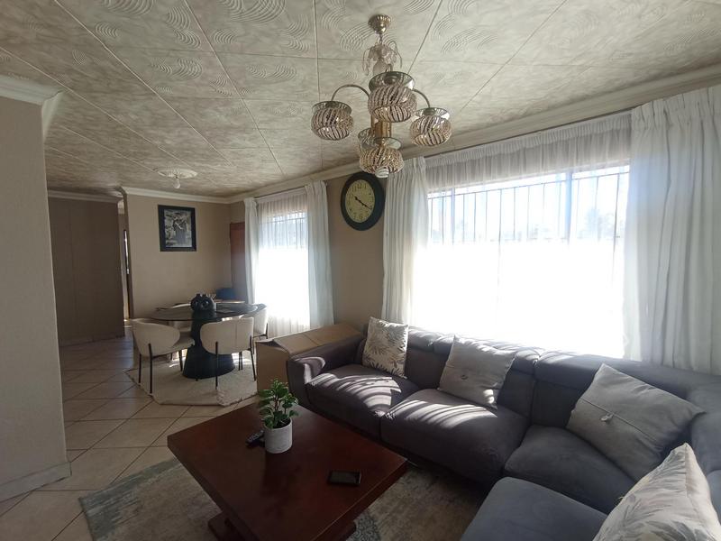 To Let 3 Bedroom Property for Rent in Ormonde Gauteng