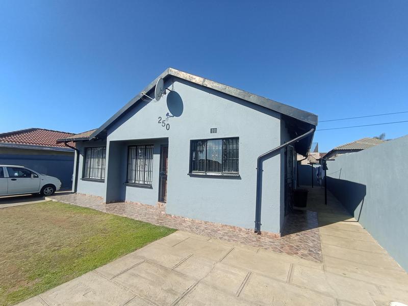 To Let 3 Bedroom Property for Rent in Ormonde Gauteng