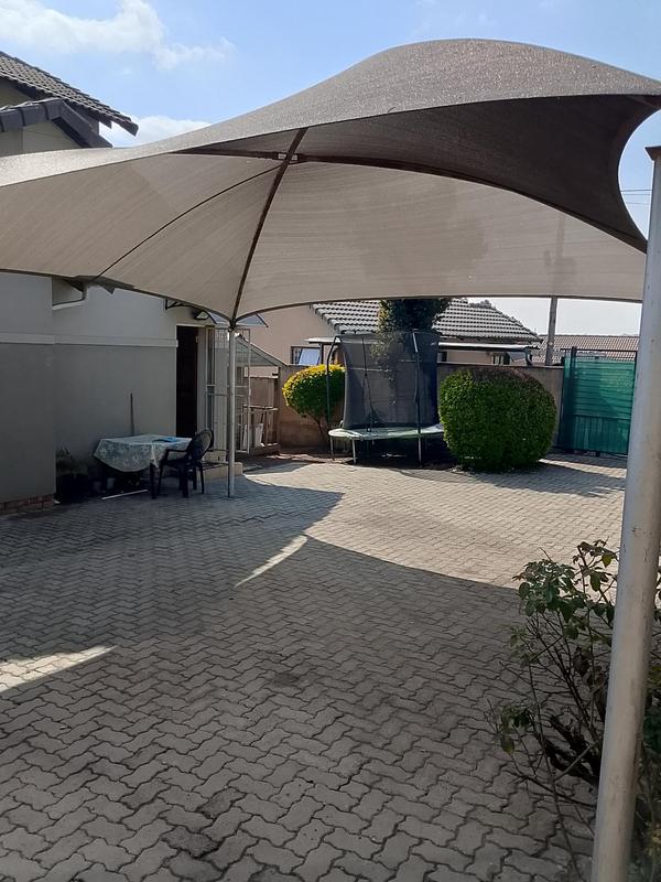 3 Bedroom Property for Sale in Kya Sands Gauteng