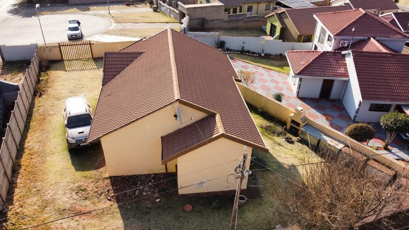 3 Bedroom Property for Sale in Zakariyya Park Gauteng