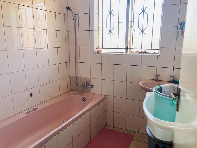 3 Bedroom Property for Sale in Zakariyya Park Gauteng