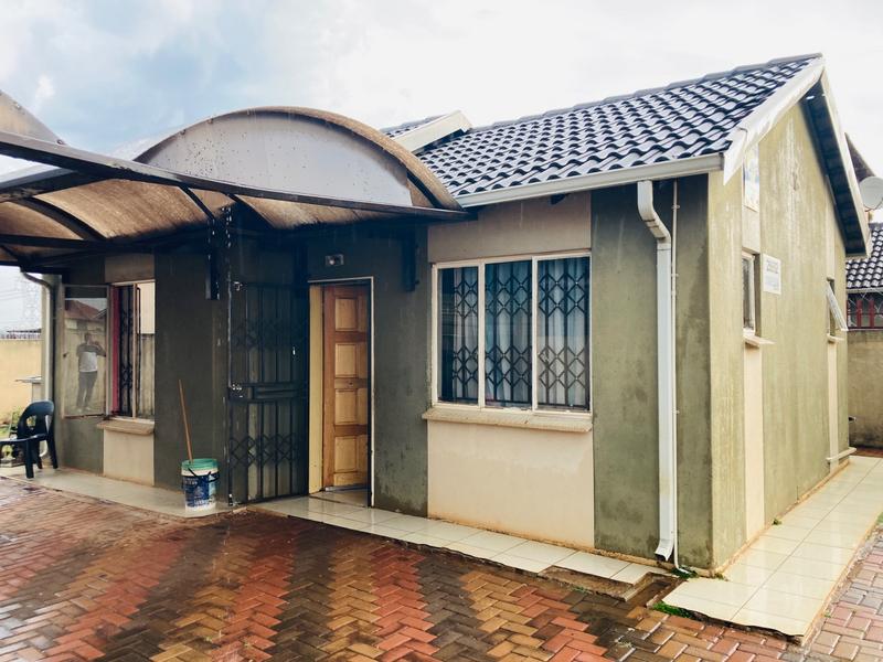 2 Bedroom Property for Sale in Protea Glen Gauteng