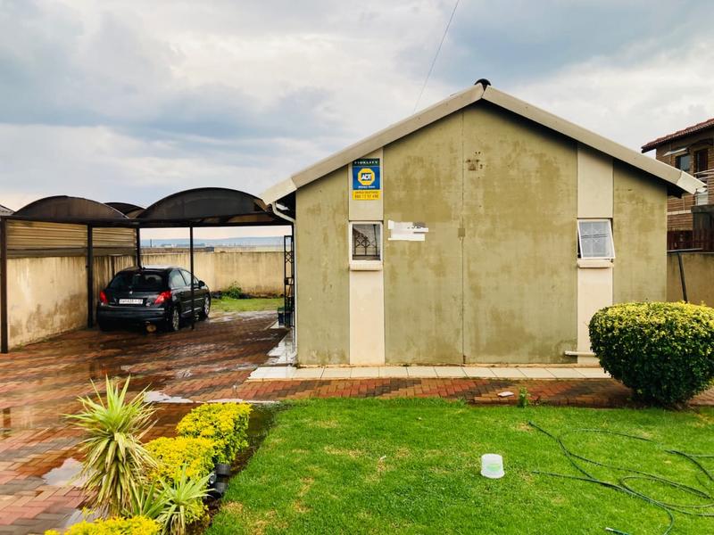 2 Bedroom Property for Sale in Protea Glen Gauteng