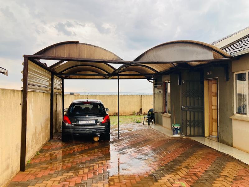 2 Bedroom Property for Sale in Protea Glen Gauteng