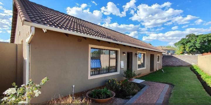 4 Bedroom Property for Sale in Brackendowns Gauteng