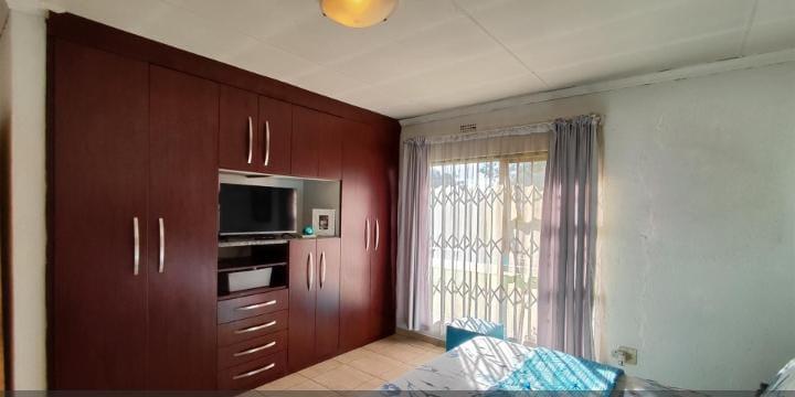 4 Bedroom Property for Sale in Brackendowns Gauteng
