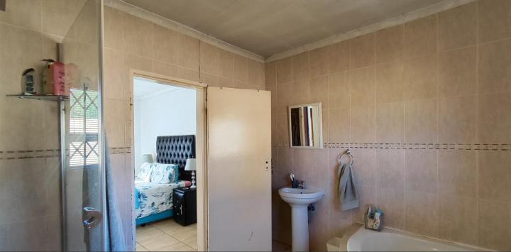 4 Bedroom Property for Sale in Brackendowns Gauteng