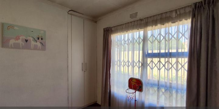 4 Bedroom Property for Sale in Brackendowns Gauteng