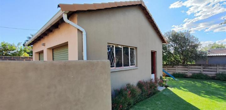 4 Bedroom Property for Sale in Brackendowns Gauteng