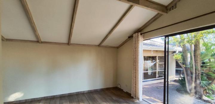 4 Bedroom Property for Sale in Farrarmere Gauteng