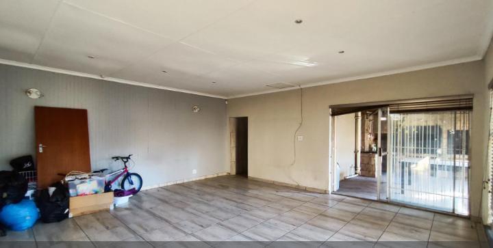 4 Bedroom Property for Sale in Farrarmere Gauteng