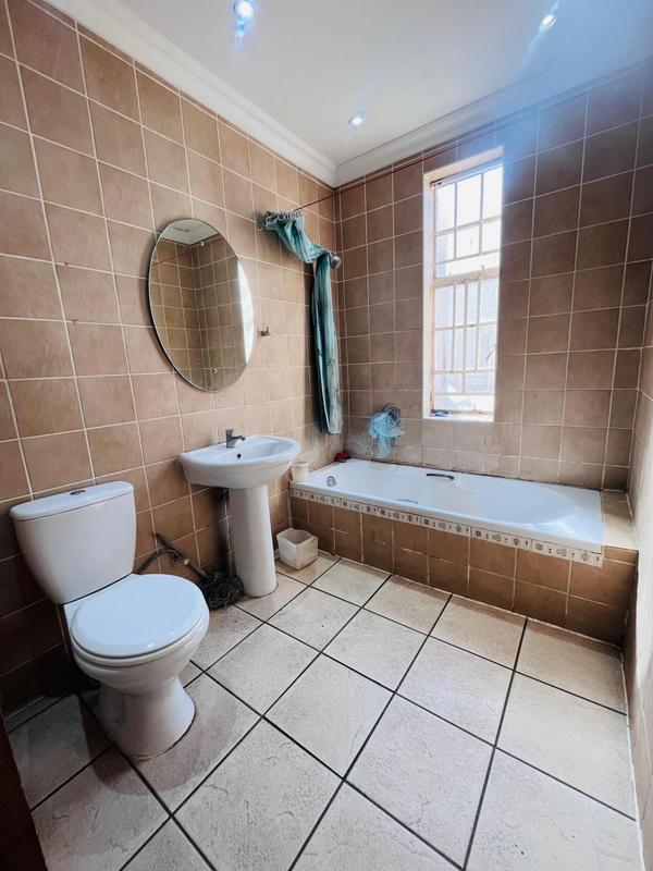 4 Bedroom Property for Sale in Rosettenville Gauteng