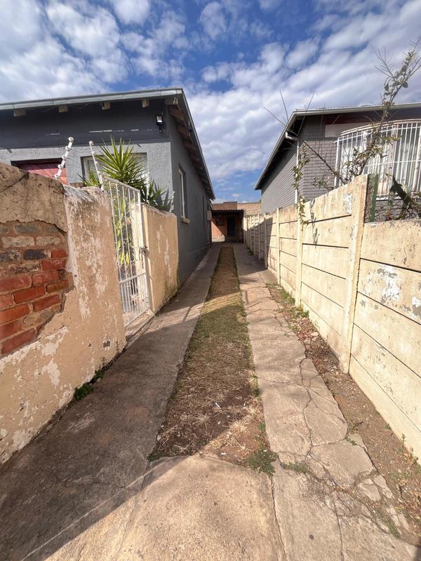 4 Bedroom Property for Sale in Rosettenville Gauteng