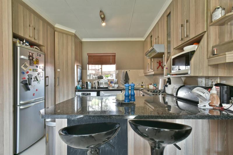 3 Bedroom Property for Sale in Radiokop Gauteng