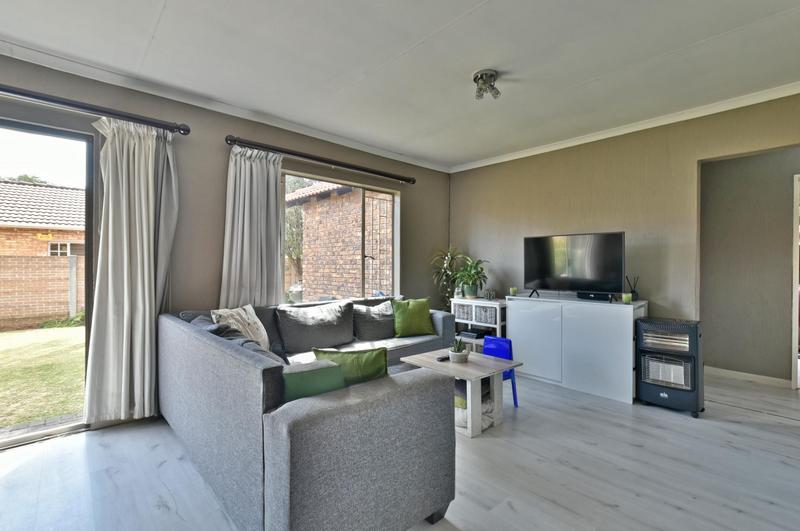 3 Bedroom Property for Sale in Radiokop Gauteng