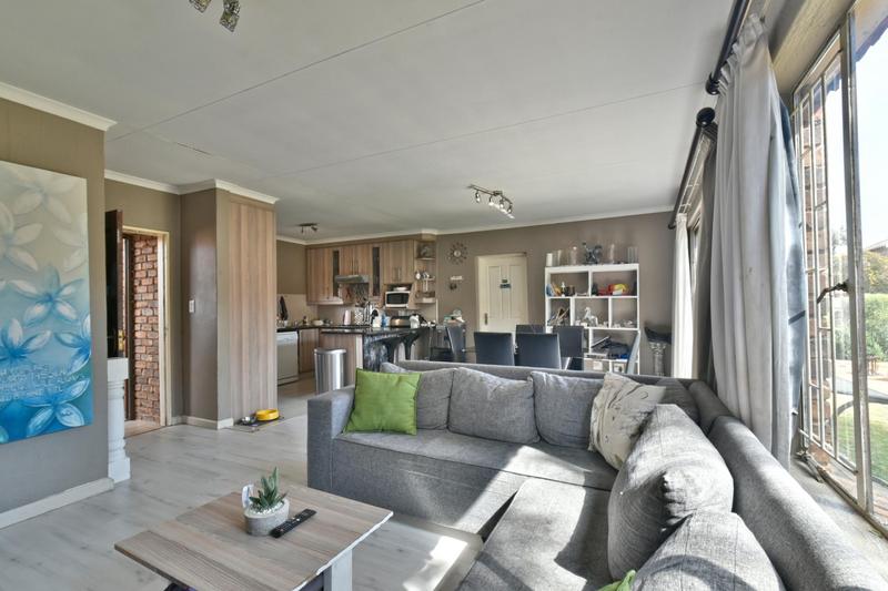 3 Bedroom Property for Sale in Radiokop Gauteng