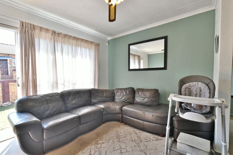 2 Bedroom Property for Sale in Wilgeheuwel Gauteng