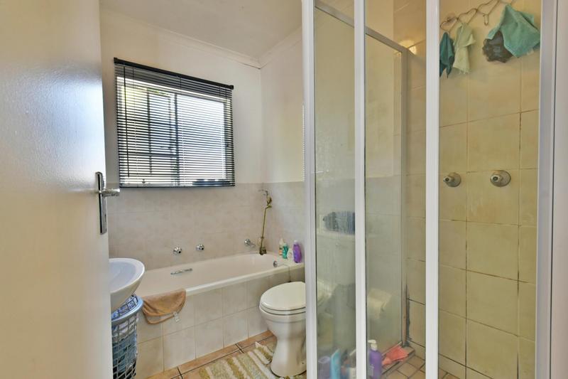 2 Bedroom Property for Sale in Wilgeheuwel Gauteng