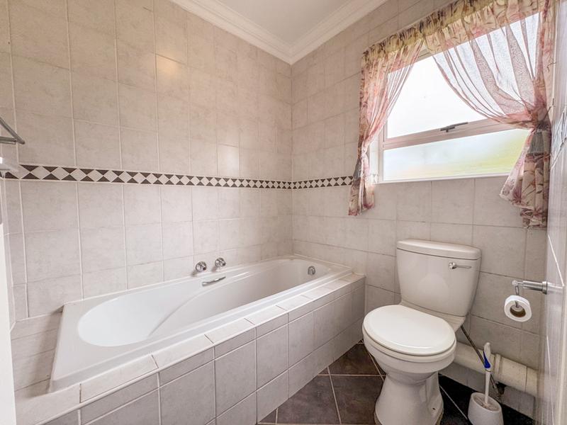 To Let 4 Bedroom Property for Rent in Midstream Estate Gauteng