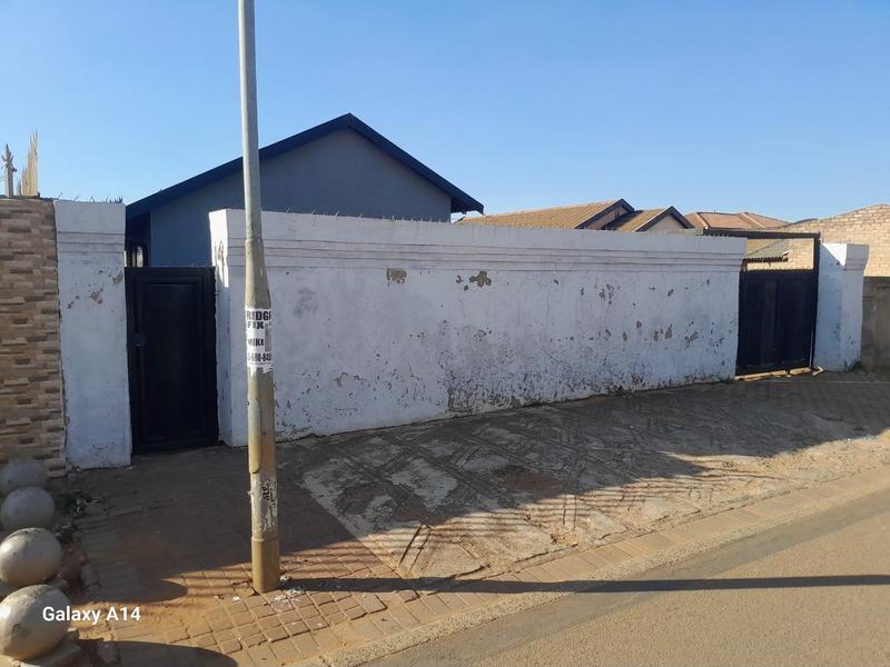 To Let 3 Bedroom Property for Rent in Protea Glen Gauteng