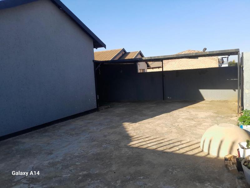 To Let 3 Bedroom Property for Rent in Protea Glen Gauteng
