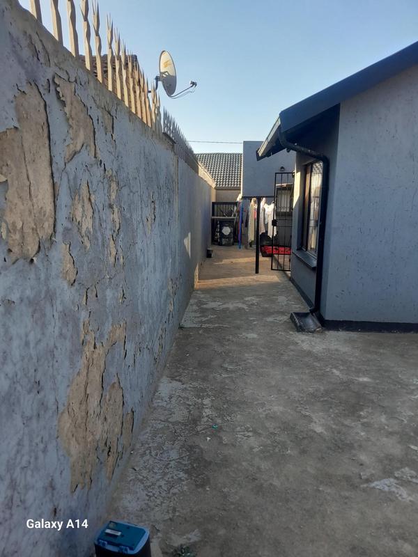 To Let 3 Bedroom Property for Rent in Protea Glen Gauteng