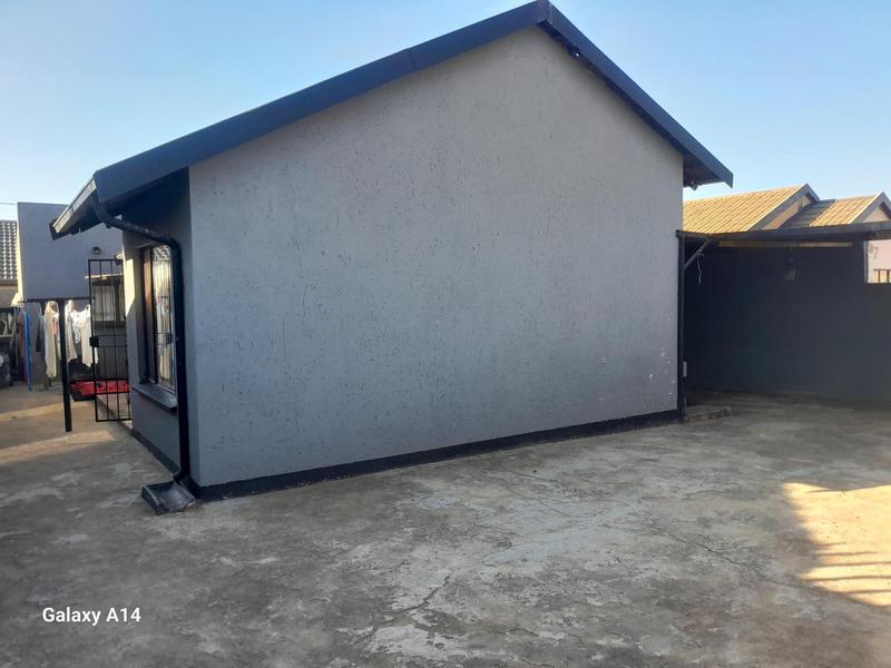 To Let 3 Bedroom Property for Rent in Protea Glen Gauteng