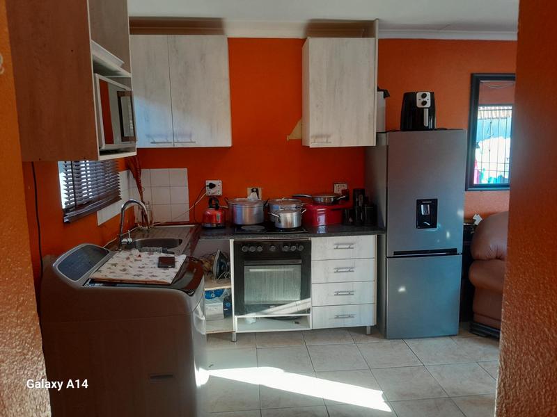 To Let 3 Bedroom Property for Rent in Protea Glen Gauteng