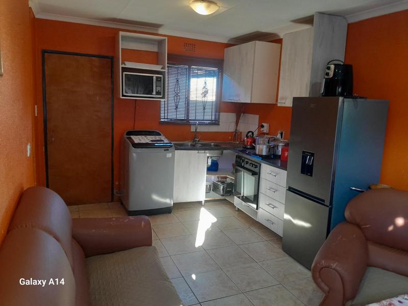 To Let 3 Bedroom Property for Rent in Protea Glen Gauteng