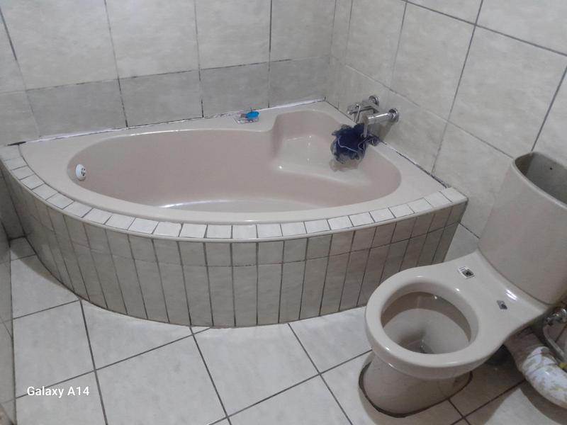 To Let 3 Bedroom Property for Rent in Protea Glen Gauteng