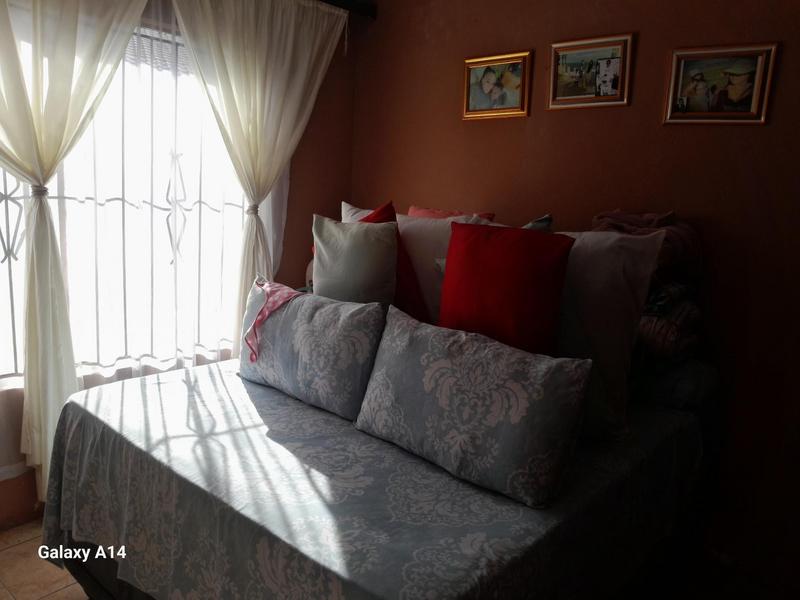 To Let 3 Bedroom Property for Rent in Protea Glen Gauteng