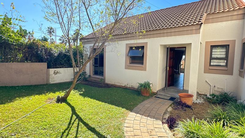 To Let 2 Bedroom Property for Rent in Broadacres Gauteng