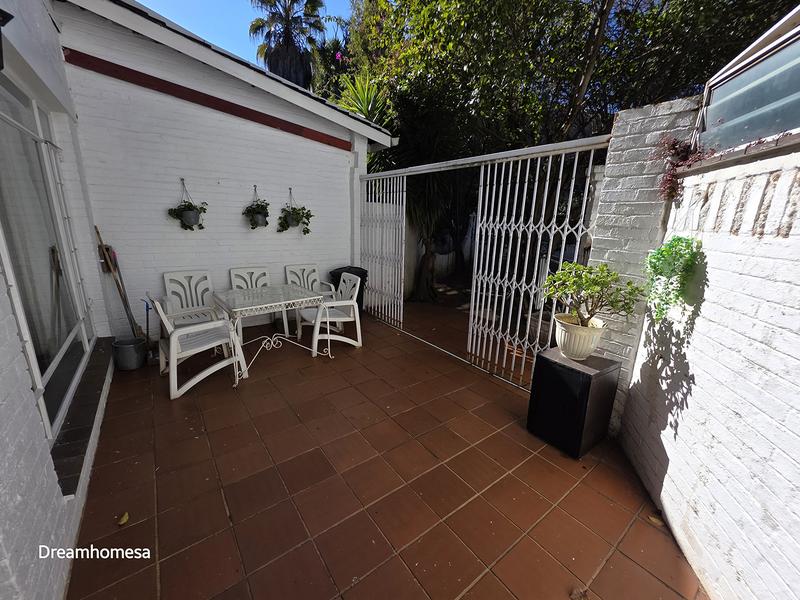 To Let 5 Bedroom Property for Rent in Sandton Central Gauteng