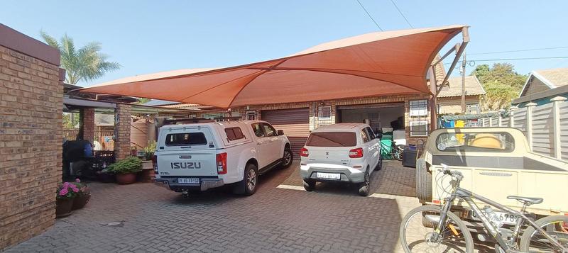 5 Bedroom Property for Sale in Theresa Park Gauteng