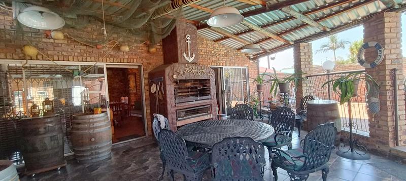 5 Bedroom Property for Sale in Theresa Park Gauteng